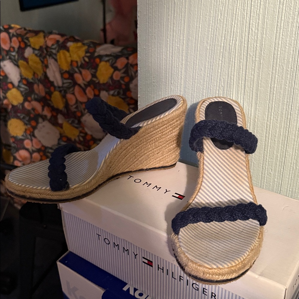 Tommy Hilfiger Navy and Tan Braided Sandals - Picture 6 of 6